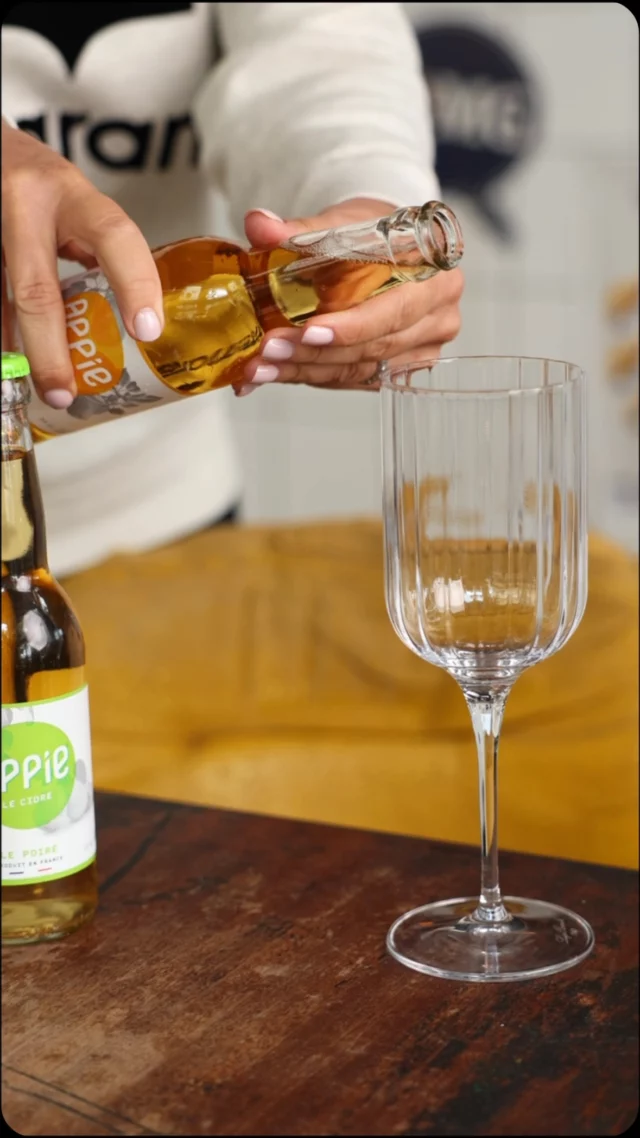 Marre de la bière, on a aussi des cidres @appie.cidre 🍾

À toi de choisir quel goût tu veux boire ? 
- Brut 
- Rosé
- Poiré 

#Kaffeeberlin #kaffee #berlin #lyon #cidre #cidreappie #appie #fraicheur #brut #poire #rosé #terrasse #lyon8 #lyon7 #lyon6 #lyon2 #drinks #drink #restolyon #lyonresto #lyonrestaurant